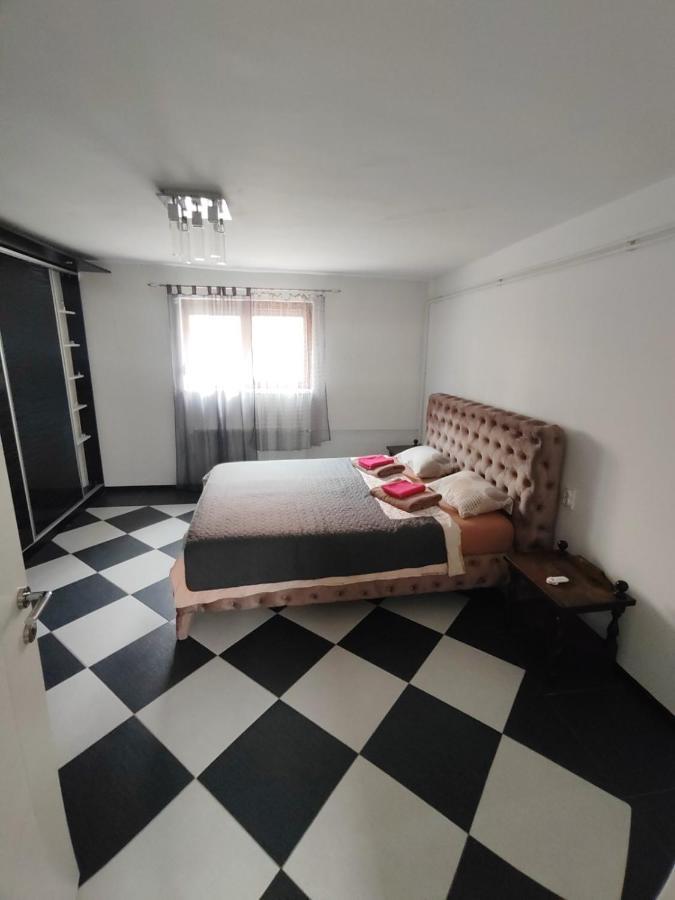 Downtown Apartment Nis Exterior foto